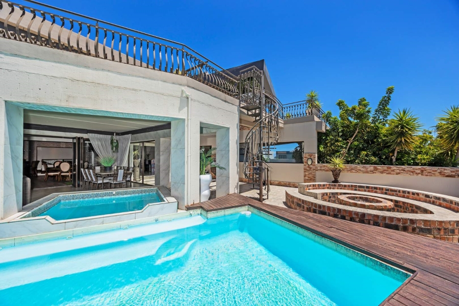 8 Bedroom Property for Sale in Baronetcy Estate Western Cape